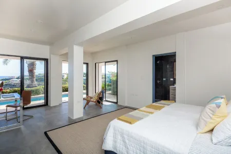 Stunning Villa Movina with Gym, Two Pools, and Breathtaking Views of St. Barts Отели рядом с достопримечательностью «Dawn Beach»