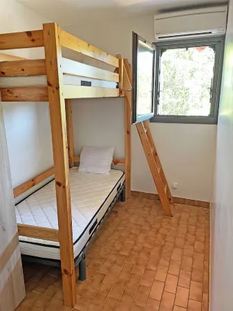 Superb apartment in Collioure, terrace, pool and tranquillity Отели в г. Коллиур