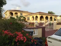 Prestigious Atlantic Shores home close to Surfing, beach & Oistins Hotel di 