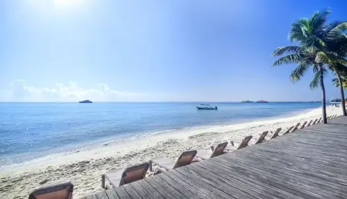 BEACHFRONT 2 Bd 2 Bath Condo, Discounted Rates with Ocean View at El Faro