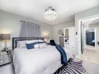 Melrose Pet-Friendly 3BR. Feel like royalty Hotels in Vista