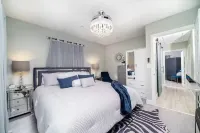 Melrose Pet-Friendly 3BR. Feel like royalty