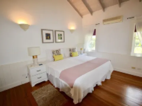 5 Porters Court, Luxury 2 Bed Villa, 5 Mins Walk to Beach, Including Beach Club Hotels in Porters