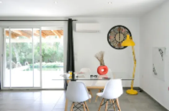 House 80M² heated private pool