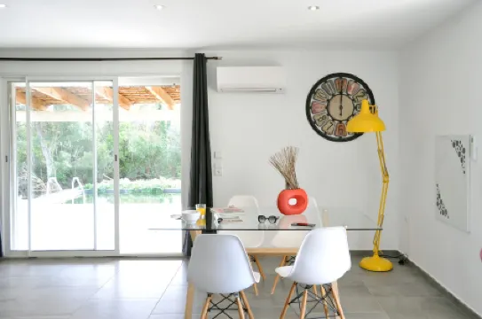 House 80M² heated private pool