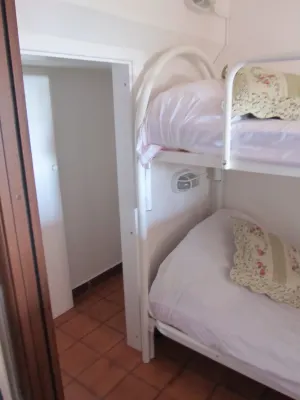 Villa with 2 terraces facing the sea and 2 steps from the beach!