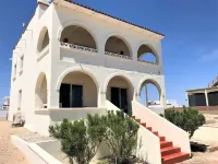 Your Family Vaycay, at the Beach!