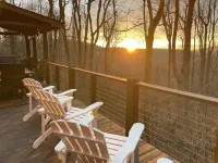 Spacious Mountain Home Close to Blue Ridge Pkwy w/ Hot Tub