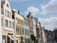 Likedeeler at the city harbor, duplex apartment in the old town