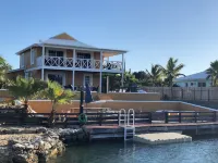 Waterfront Villa, Private Pool & Kayaks