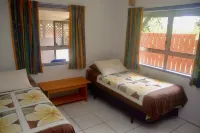 Muri Beach House - Right on the Beach Perfect for families