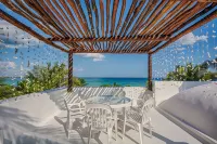 5-Star Experience! Oceanfront Villa w/ Private Beach + Pool, Snorkelling