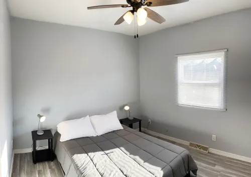 Full House in Downtown Ottawa, Very Short Walk to Downtown and Restaurants!