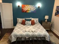 Hip 3BR/2BA Highlands Loft on BEST Part of Bardstown Road. Comfy & Convenient!