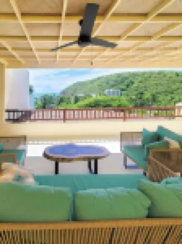 Huatulco beauty in Chahue Bay. Large family condo with ocean and mountain views