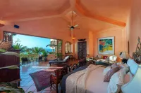 Villa Estrella Mar - 5 Star Luxury Villa - Staff - Private Pool - on the Beach!