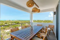 Ponciana Vista w/ Expansive view, pool