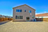 Cozy and Family Friendly Spacious 5 Bedroom Home