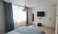 Modern and Spacious with A/C