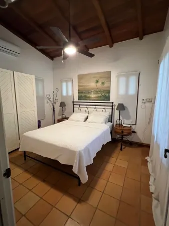 Perfect cozy family home. Location, pool, patio.