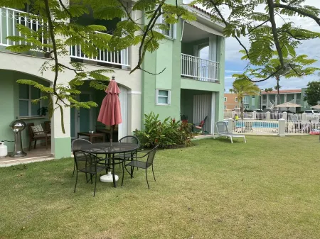 A Great Relaxing Villa with lake view and a few steps from the pool<br><br>