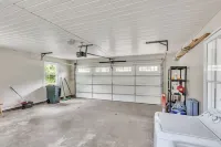 4BR Stay: Pet-Friendly, Sunroom, Fence & Fire Pit Hotels in Wade Hampton