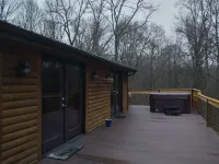 Beautiful Secluded Cabin with hot tub on 50 acres