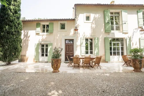 Mas Provençal 10 Chambres 20 Personnes à Maillane, Jardin de 4000 m², Piscine