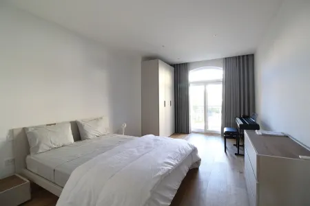 Stunning Seafront Portomaso Apartment w/terraces