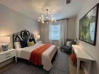 Stunning Retreat: Endless Summer Villa 3BR/ 2BA with Heated Pool