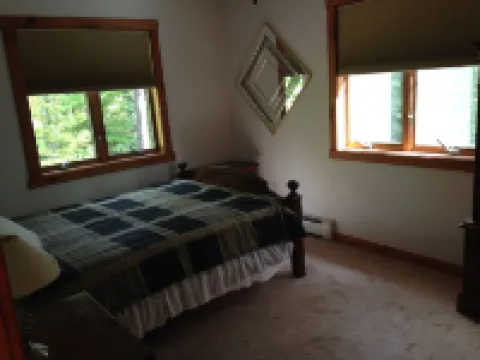 Great Adirondacks  retreat with five bedroomsHot tub,pool table.large open space