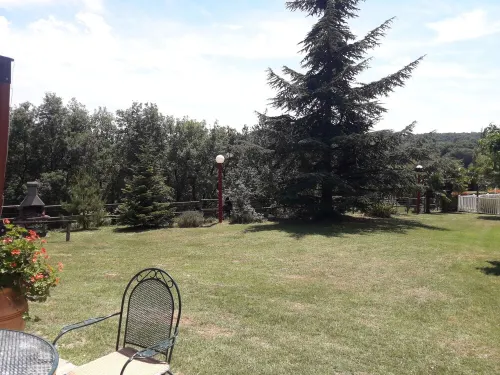 Bed and breakfast in restored Gascon house 2 km from shops.