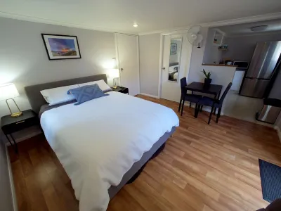 Sweet cosy one bedroom unit in Port Macquarie, 5 mins walk from Flynns Beach!