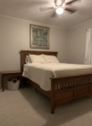Cherry Corner Cottage-Vintage 3 Bedroom Home *instant booking*