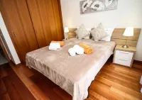 LUXURY APARTMENT - T2 pool view - PRAIA DA LUZ