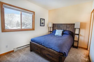 Beautiful Home with Hot Tub Beaver Creek/Vail/Avon/EagleVail