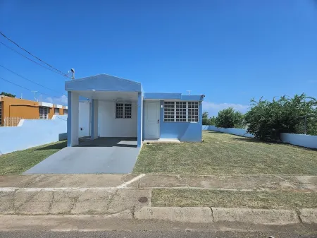 Complete Remodel House quite 2 minutes from beach Urbanizacion Vista del Sol.