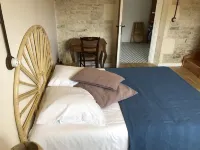 Village house with terrace and small garden in the heart of Saint Pierre d'Oleron