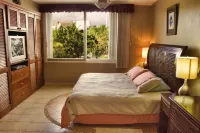 CONDO IN PARADISE-BEAUTIFUL BEACHFRONT CONDO on San Francisco Beach
