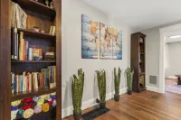 Modern 4 Bedroom Beach House: Ideal for Families & Long Stays