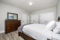 "Wine Down" and indulge in this incredible Okanagan experience! Hotels in West Kelowna