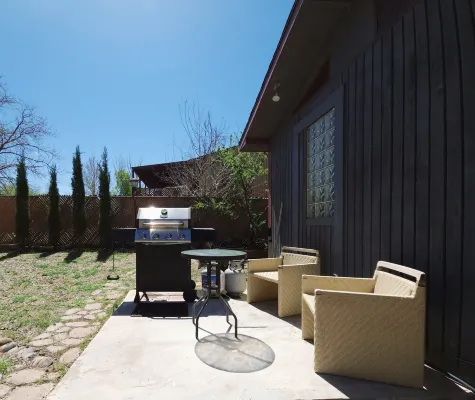 NEW! Cozy Swell House- Pet Friendly, Backyard Oasis: 2 King Beds