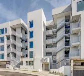 Chic Riverfront Condo, <1mi to Broadway & Downtown