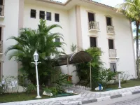 Excellent apartment 50 meters from the beach of Porpoises Cond. Wembley Tennis Hotels in Praia das Toninhas