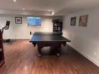 private entrance, spacious 1 bdrm with two beds, in Canada near the border Hotels near "‪The Glades, 561 172 St, Surrey, BC V3S 9P8‬"