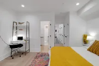 3-bedroom condo in charming Washington with AC, WiFi. Relax and enjoy