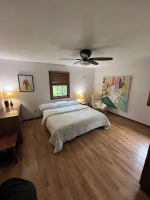 Spacious in-Town Family Home, Walk to Beach & Downtown, Quiet Retreat