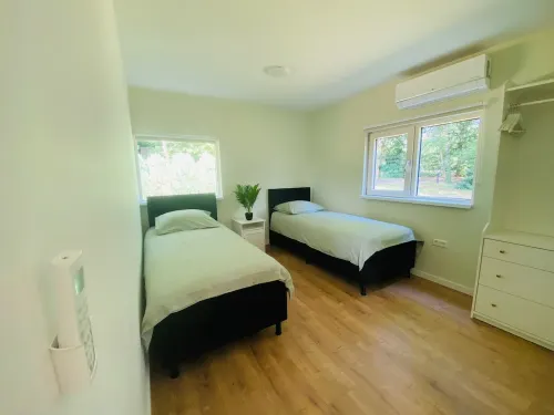 Morning Glory: Huisje Forest. Stijlvolle en Luxe Accommodatie Hotels in Apeldoorn