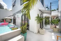 Lux 6-bed villa with WiFi, generator and AC in enchanting San Juan, Puerto Rico