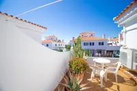 WONDERFUL AND MODERN HOUSE IN THE FIRST LINE OF THE BEACH, WIFI, KAYAK AND PADDLE SURF. Hotels in Costa Occidental